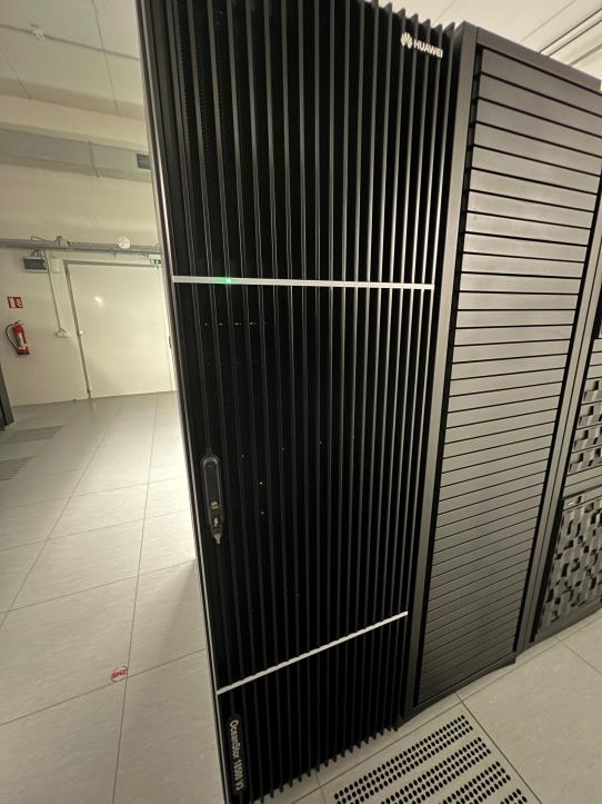 Maquinaria (construcción de vehículos) y equipos de explotación y oficina-1