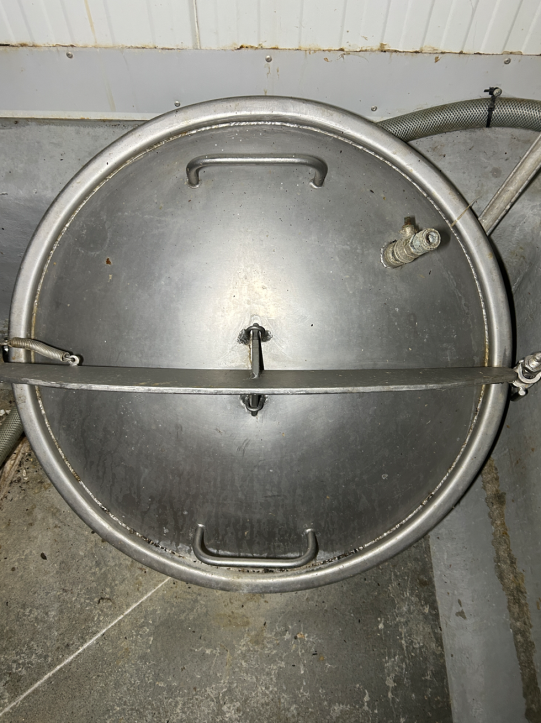 Machinery and equipment of a former chicken slaughterhouse-8