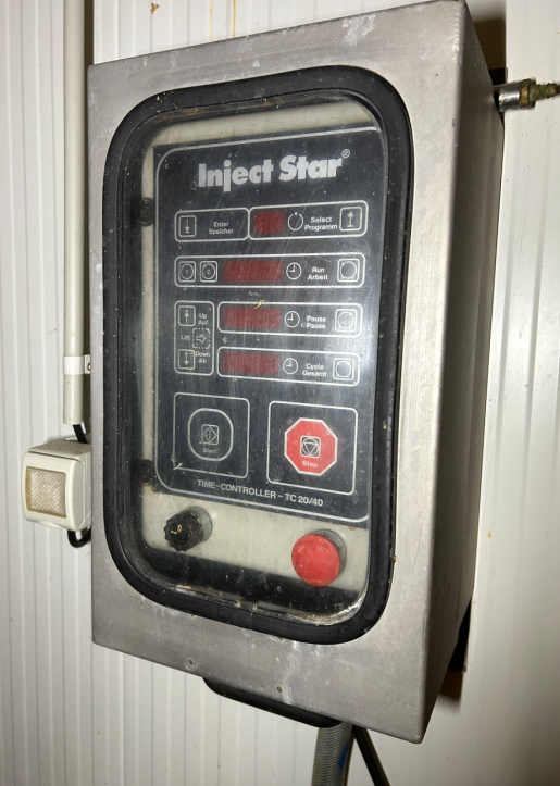 Machinery and equipment of a former chicken slaughterhouse-11