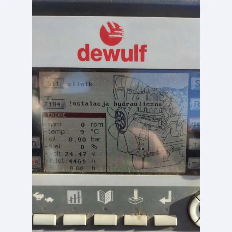 Self-propelled 3-row top-lifting harvester-12