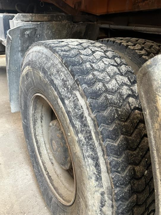 Pojazdy budowlane i komunalne, maszyny budowlane-9