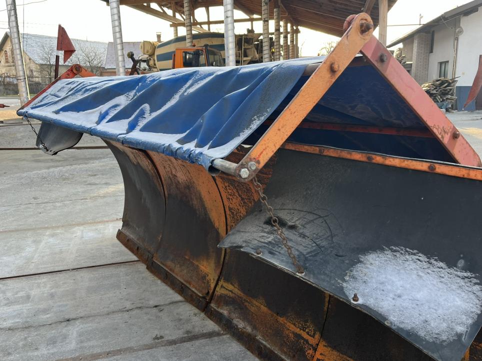 Pojazdy budowlane i komunalne, maszyny budowlane-22