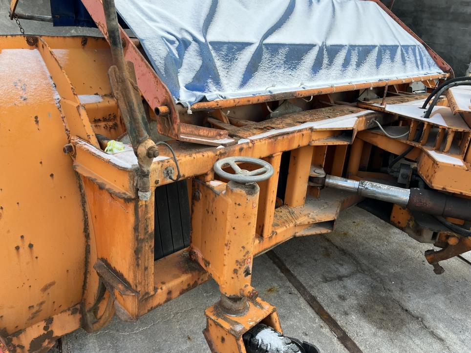 Pojazdy budowlane i komunalne, maszyny budowlane-23