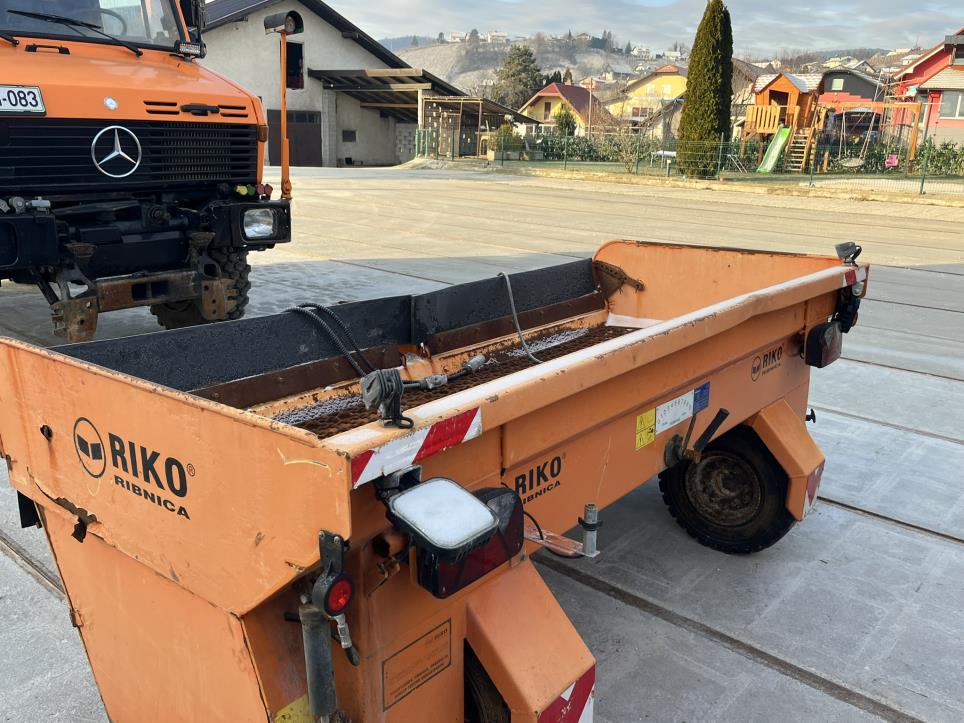 Pojazdy budowlane i komunalne, maszyny budowlane-26