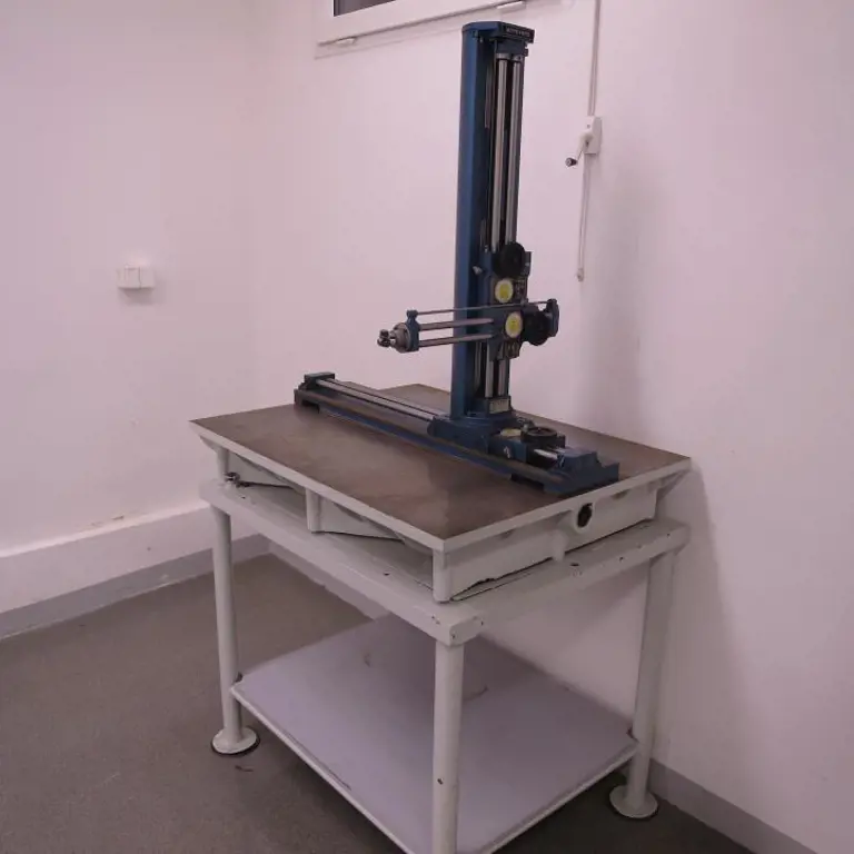 Three-axis coordinate measuring instrument  Mytutoyo CX-652