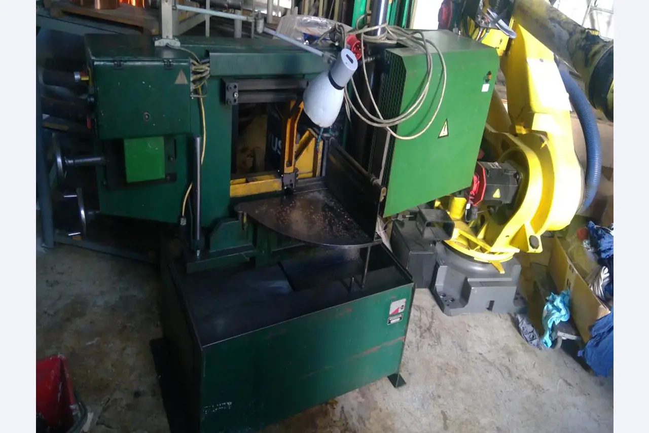 Industrial robots, metalworking machines, IT servers, catering equipment-3