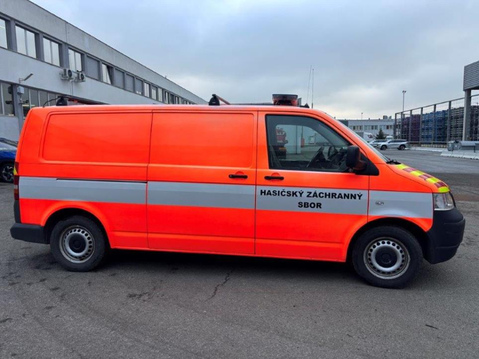 Roboty przemysłowe, maszyny do obróbki metalu, serwery IT, sprzęt gastronomiczny-3