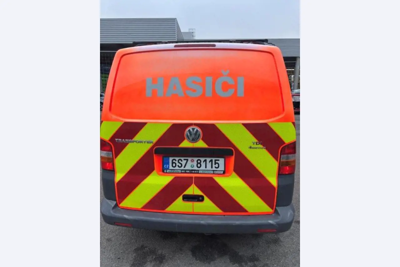 Roboty przemysłowe, maszyny do obróbki metalu, serwery IT, sprzęt gastronomiczny-4