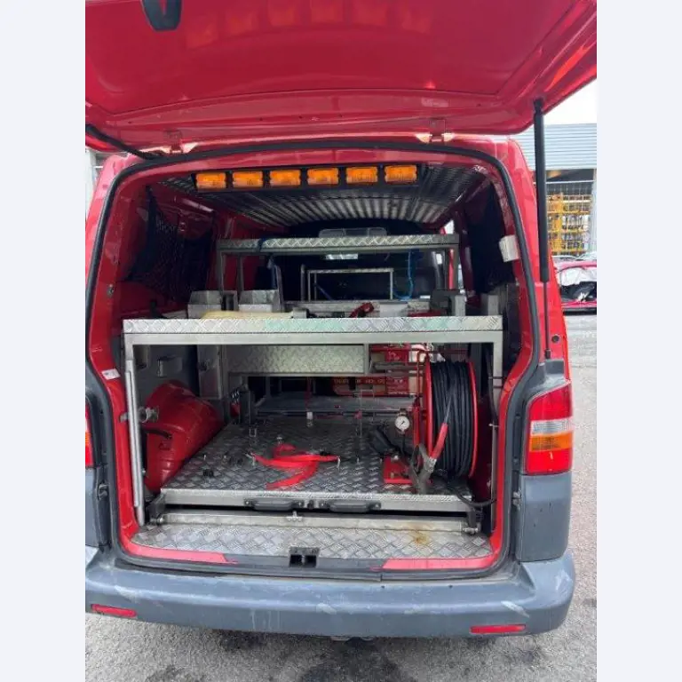 Roboty przemysłowe, maszyny do obróbki metalu, serwery IT, sprzęt gastronomiczny-5