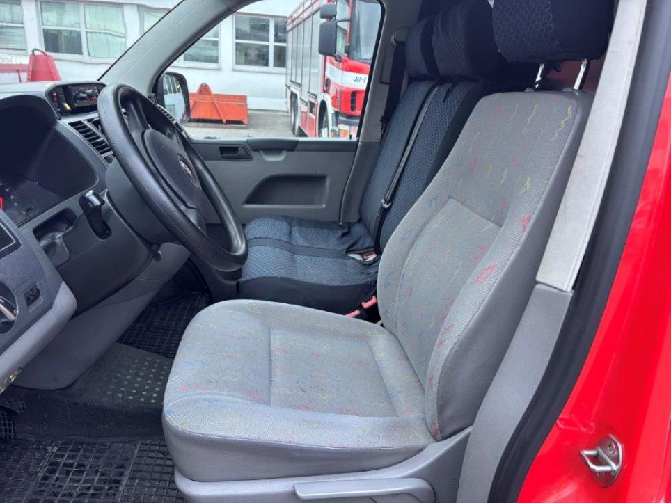 Roboty przemysłowe, maszyny do obróbki metalu, serwery IT, sprzęt gastronomiczny-9