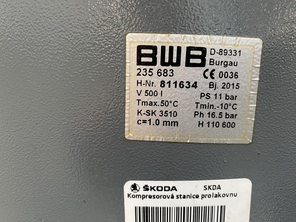 Prumyslové roboty, kovoobrábecí stroje, IT servery a gastro zarízení-10