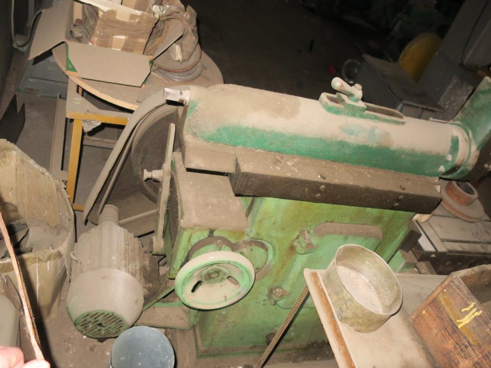 Maschinen zur Möbelproduktion-3