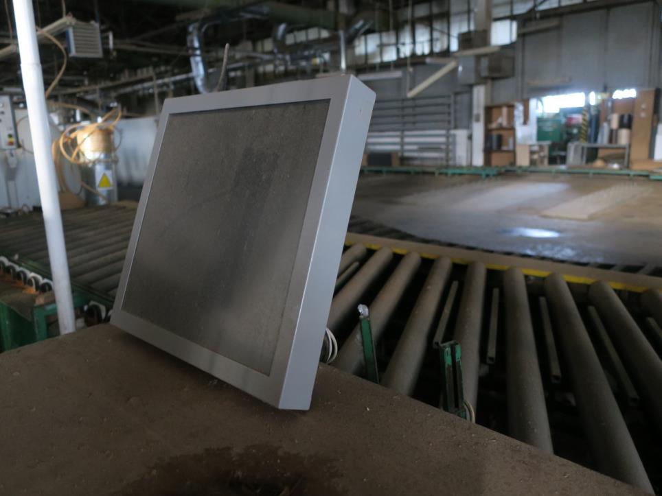 Stroje na výrobu nábytku-16