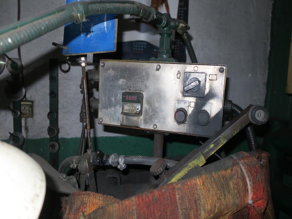 Maschinen zur Möbelproduktion-4