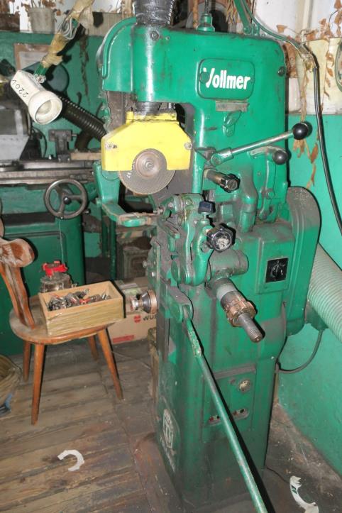 Maschinen zur Möbelproduktion-1