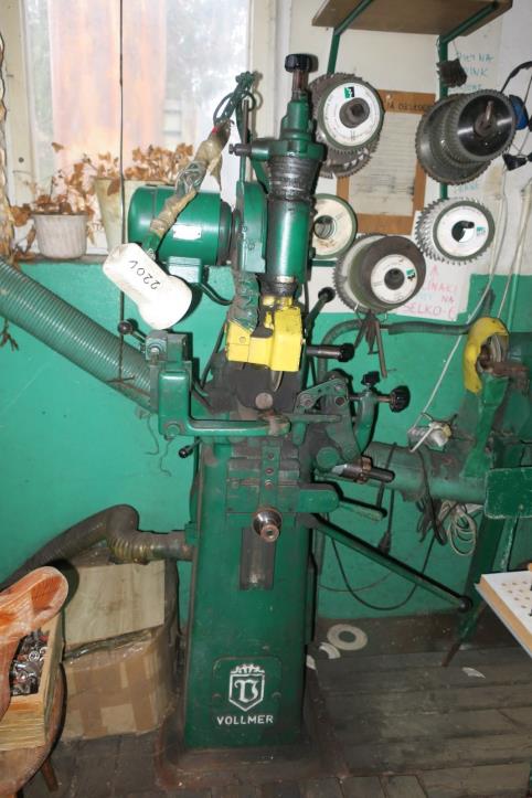 Maschinen zur Möbelproduktion-2