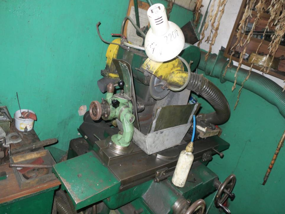 Maschinen zur Möbelproduktion-2