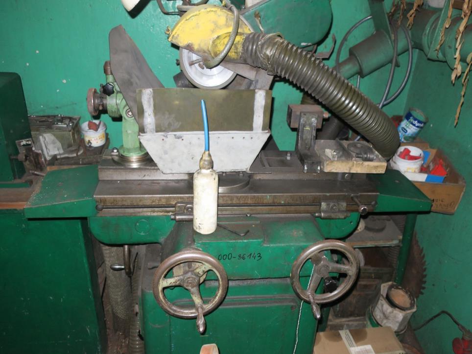 Maschinen zur Möbelproduktion-3