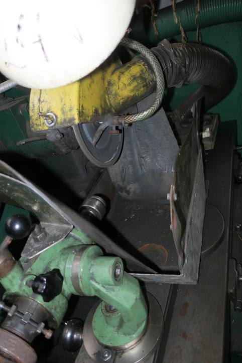 Maschinen zur Möbelproduktion-4