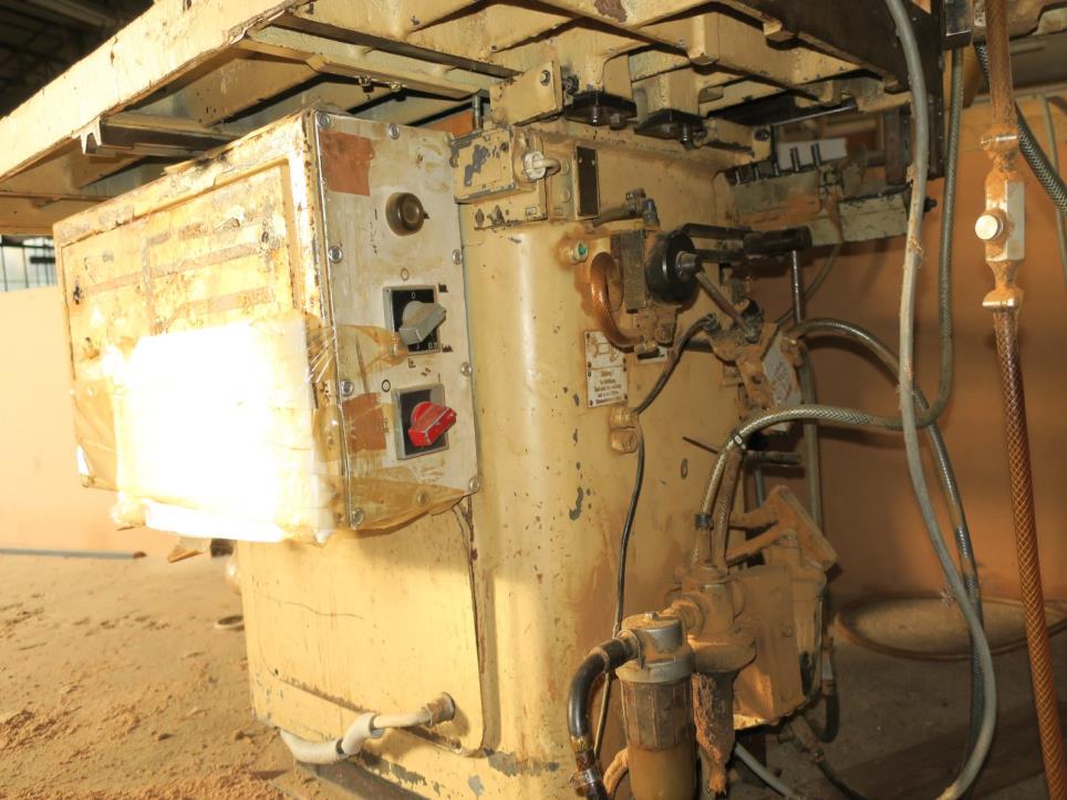 Stroje na výrobu nábytku-3