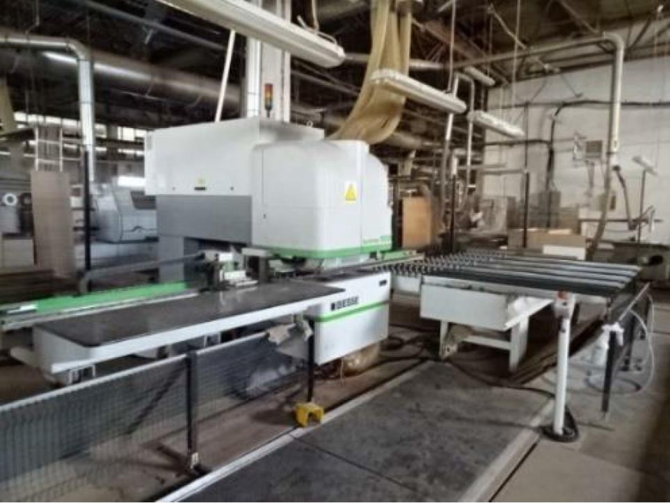 Maschinen zur Möbelproduktion-6