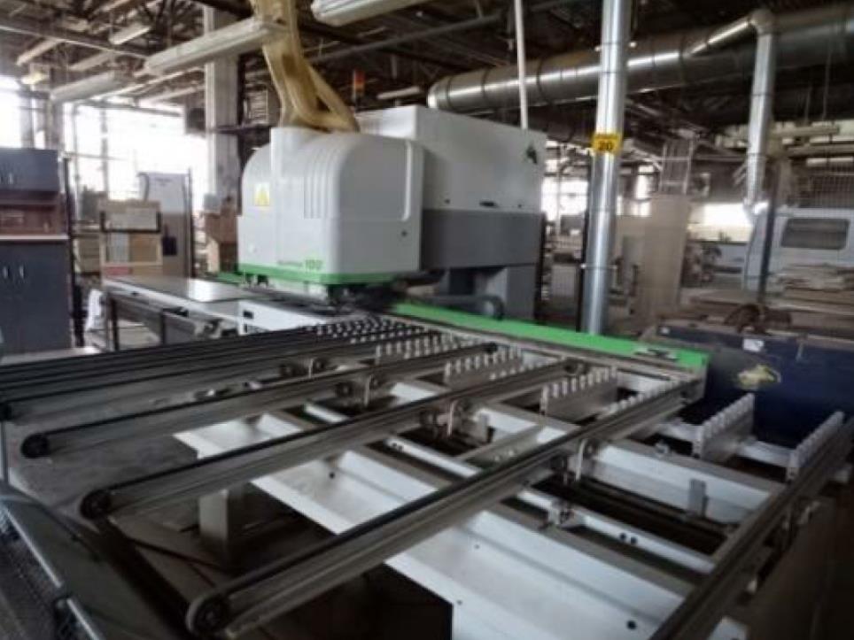 Maschinen zur Möbelproduktion-7