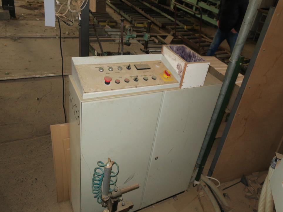 Stroje na výrobu nábytku-6