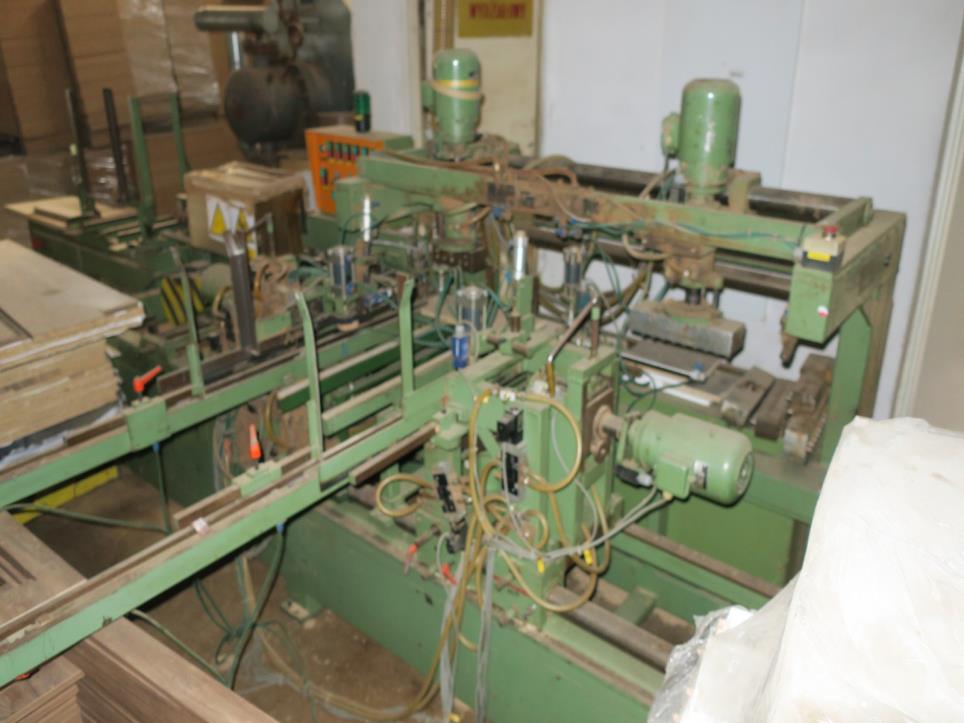 Maschinen zur Möbelproduktion-2