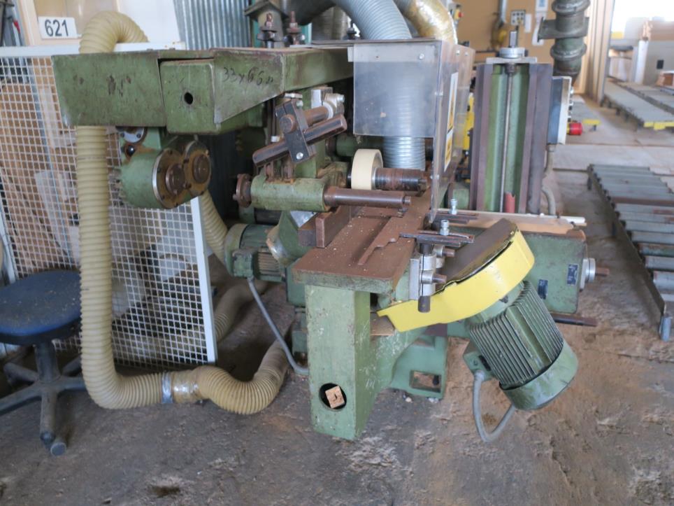 Maschinen zur Möbelproduktion-5