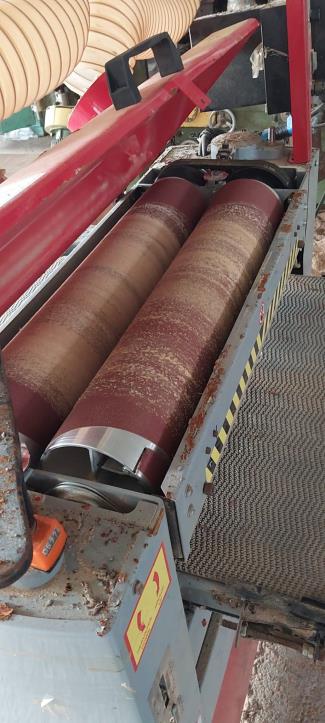 Maschinen zur Möbelproduktion-6