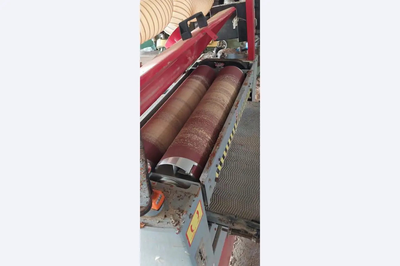 Maschinen zur Möbelproduktion-6