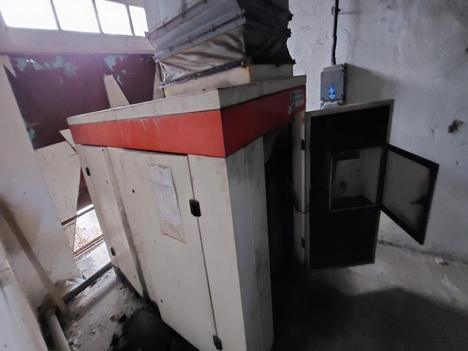 Maschinen zur Möbelproduktion-3