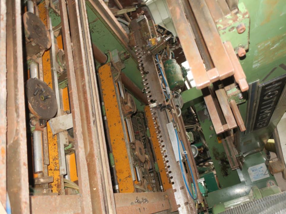 Maschinen zur Möbelproduktion-4