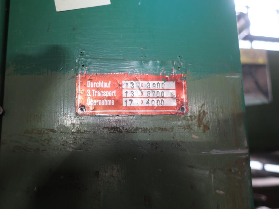 Maschinen zur Möbelproduktion-6