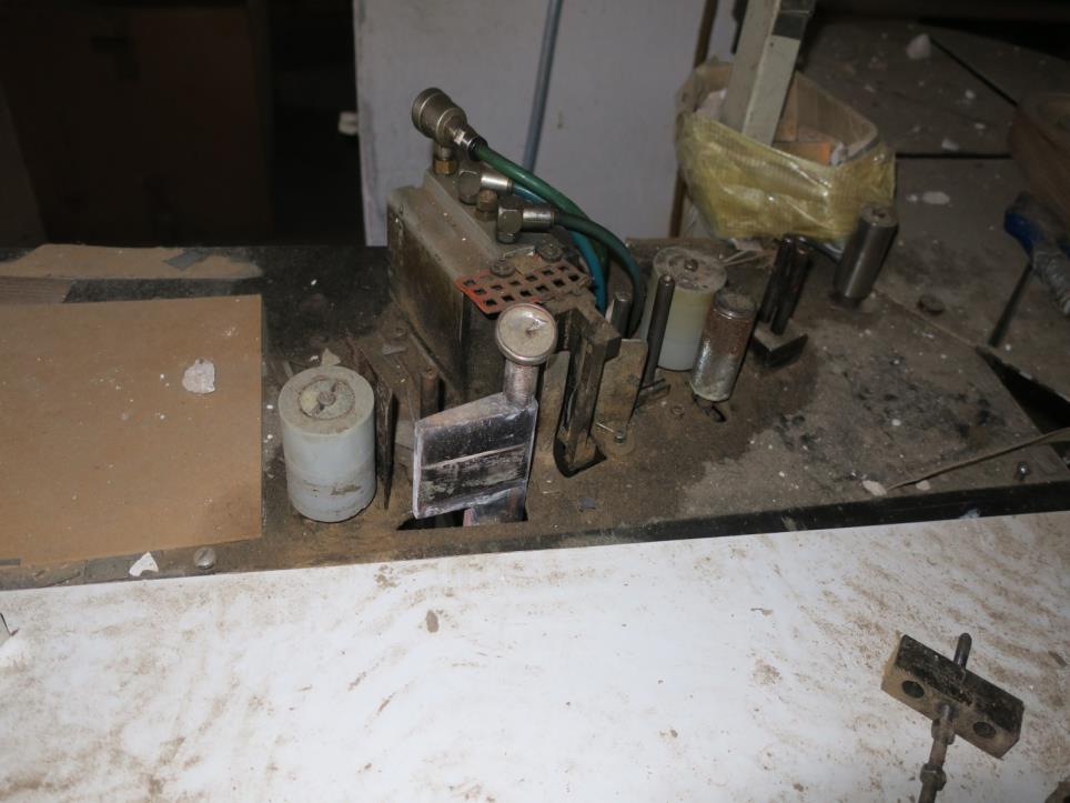 Stroje na výrobu nábytku-3