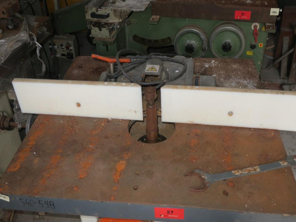 Maschinen zur Möbelproduktion-4