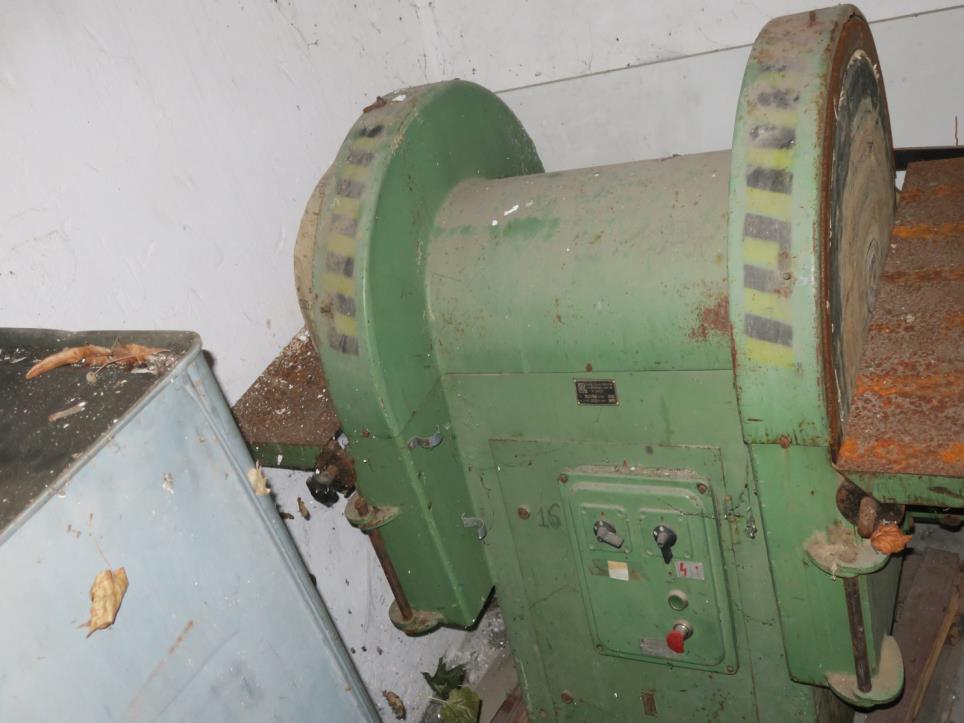 Maschinen zur Möbelproduktion-2