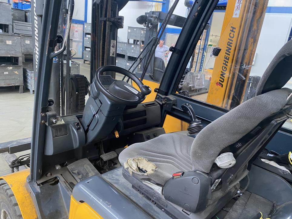 Maschinen und Anlagen aus der Automobil- und Metallverarbeitung-4