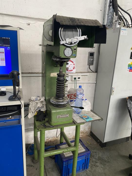 Maszyny i systemy z branży motoryzacyjnej i obróbki metali-1