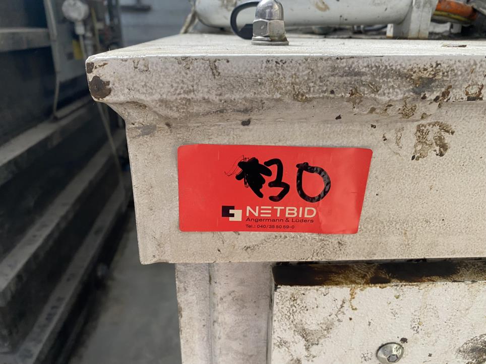 Maszyny i systemy z branży motoryzacyjnej i obróbki metali-2