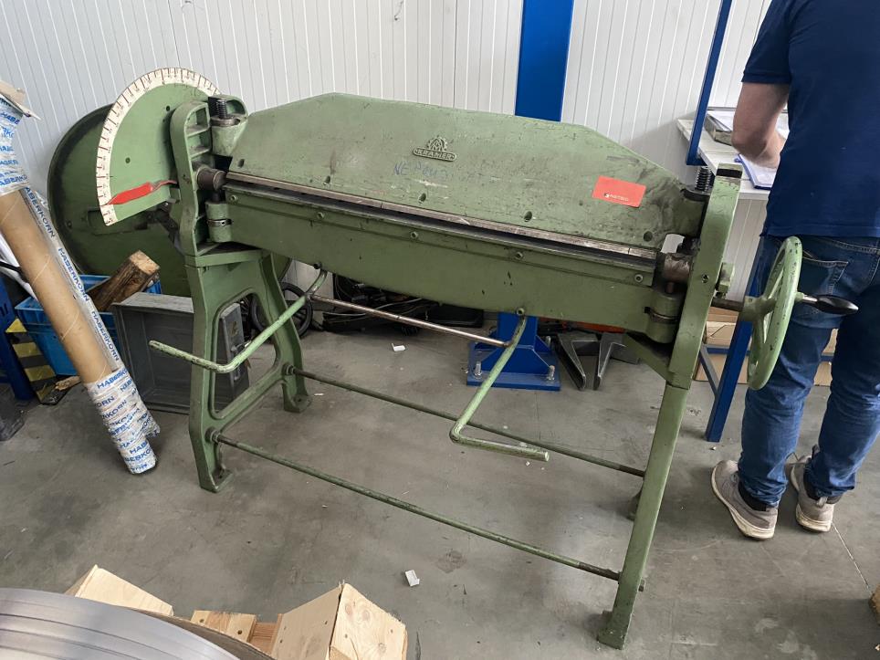 Maschinen und Anlagen aus der Automobil- und Metallverarbeitung-1