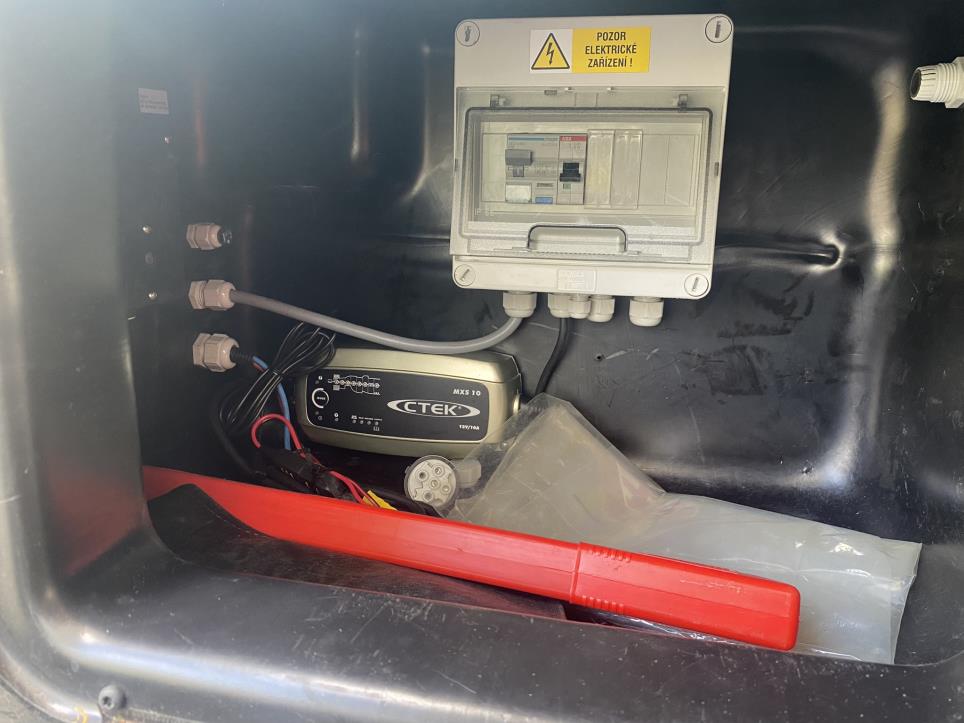 Machines, véhicules et équipements informatiques-9