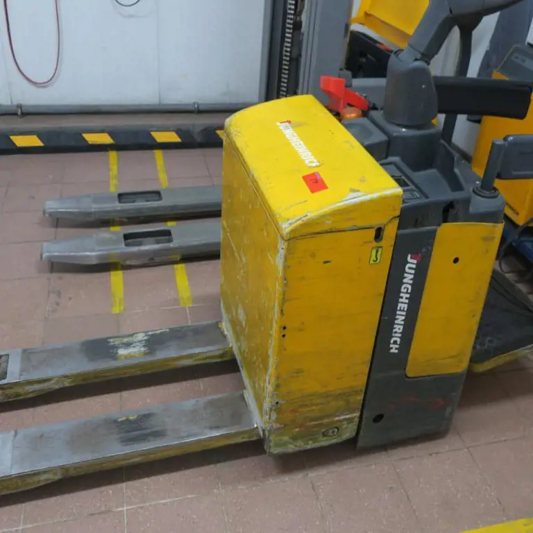 Electric pallet truck  JUNGHEINRICH ERE 120