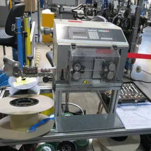 Urządzenie do cięcia przewodów Schleuniger ES 9300