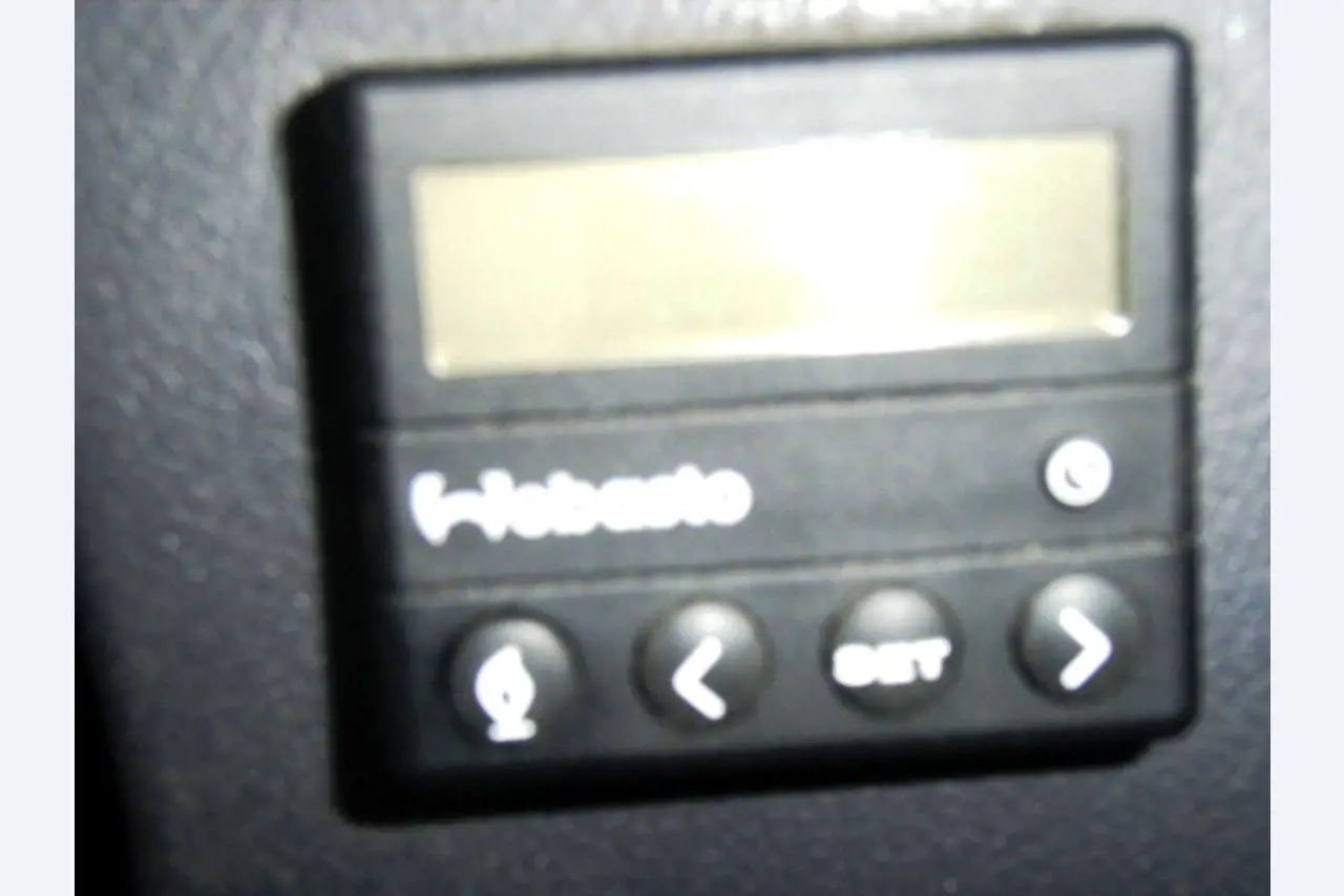 Behördenfahrzeuge
-13