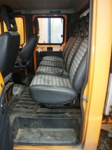 Behördenfahrzeuge
-10