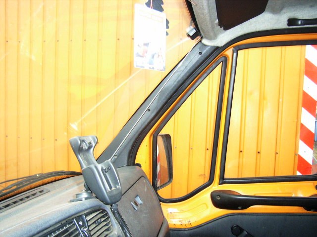 Behördenfahrzeuge
-13