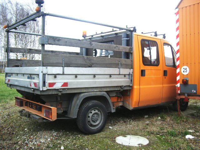 Behördenfahrzeuge
-4