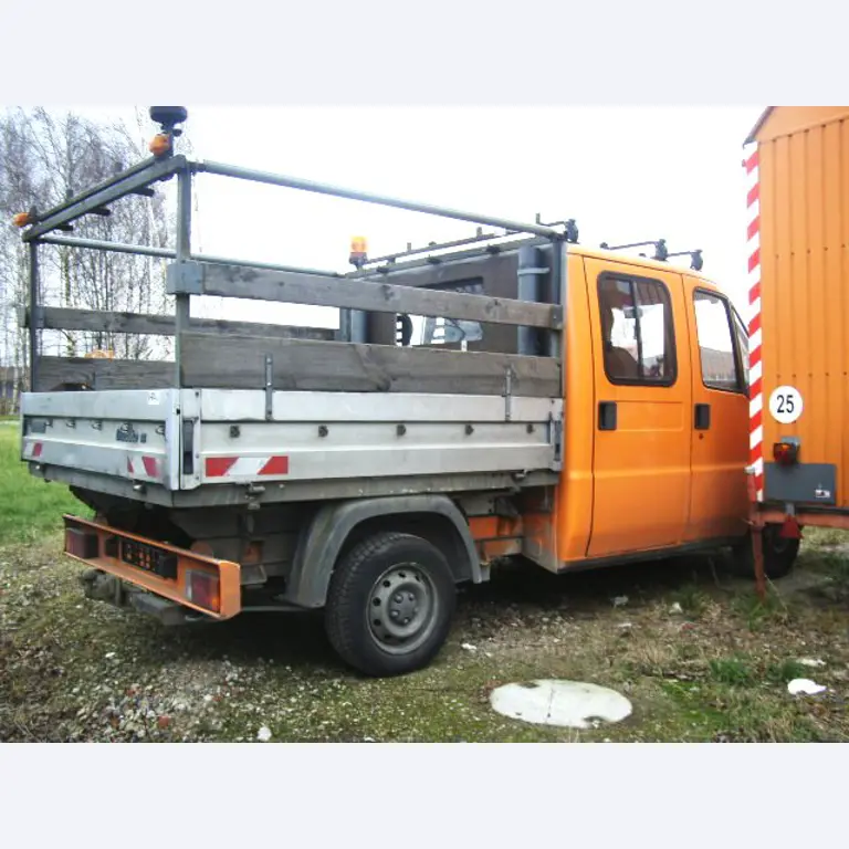 Behördenfahrzeuge
-4