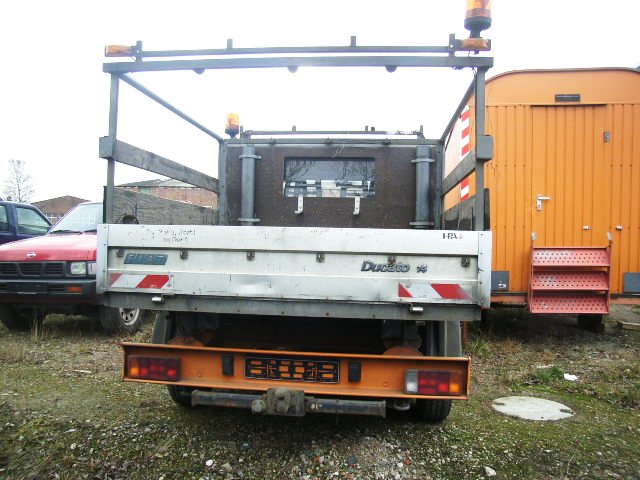 Behördenfahrzeuge
-5